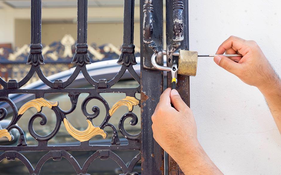 artisan serrurier ouverture de porte Suresnes